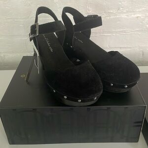 House of Harlow clog with ankle strap. NWT